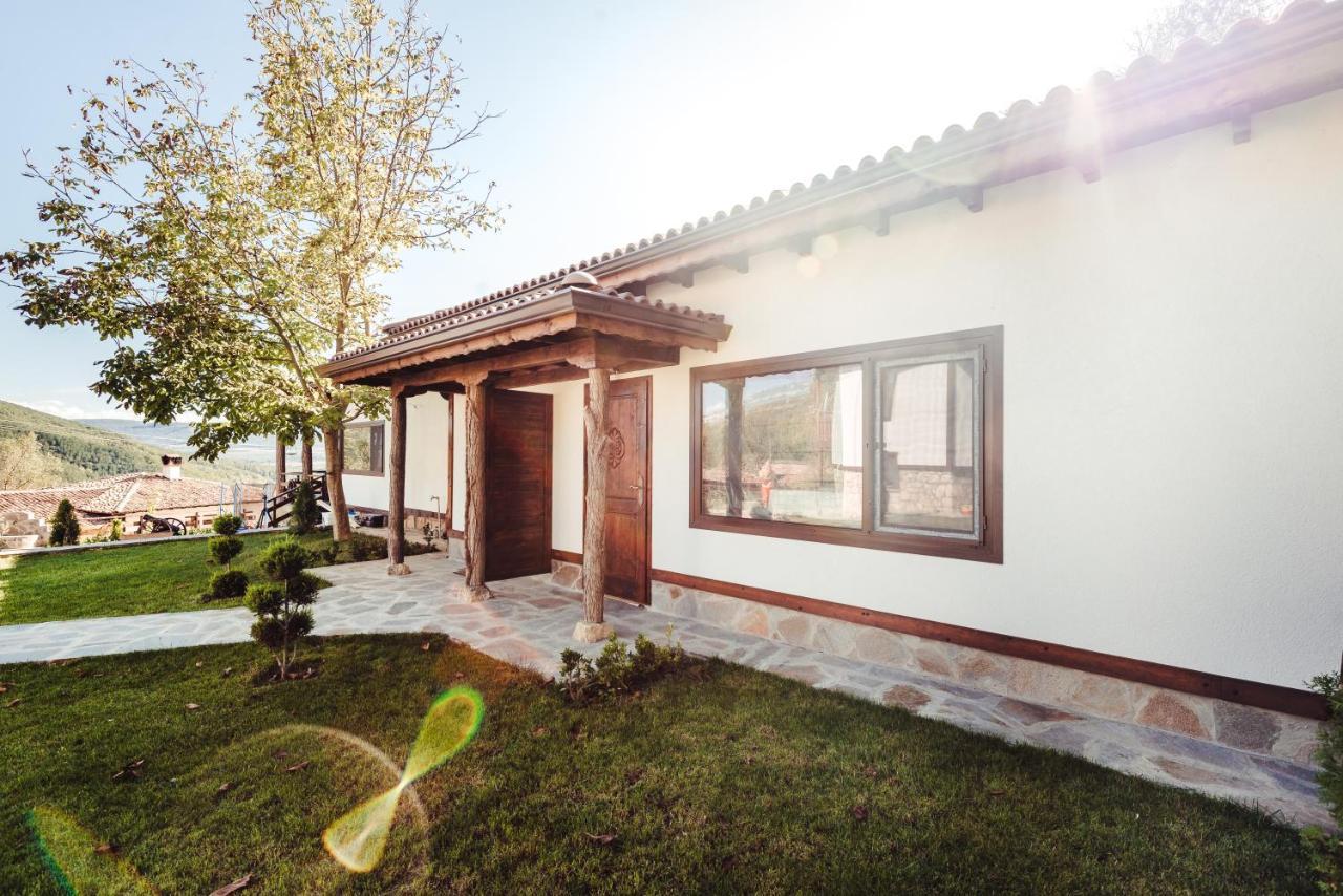 Guest House Hristova Kashta - Христова Къща Cherni Vrŭkh Exterior foto