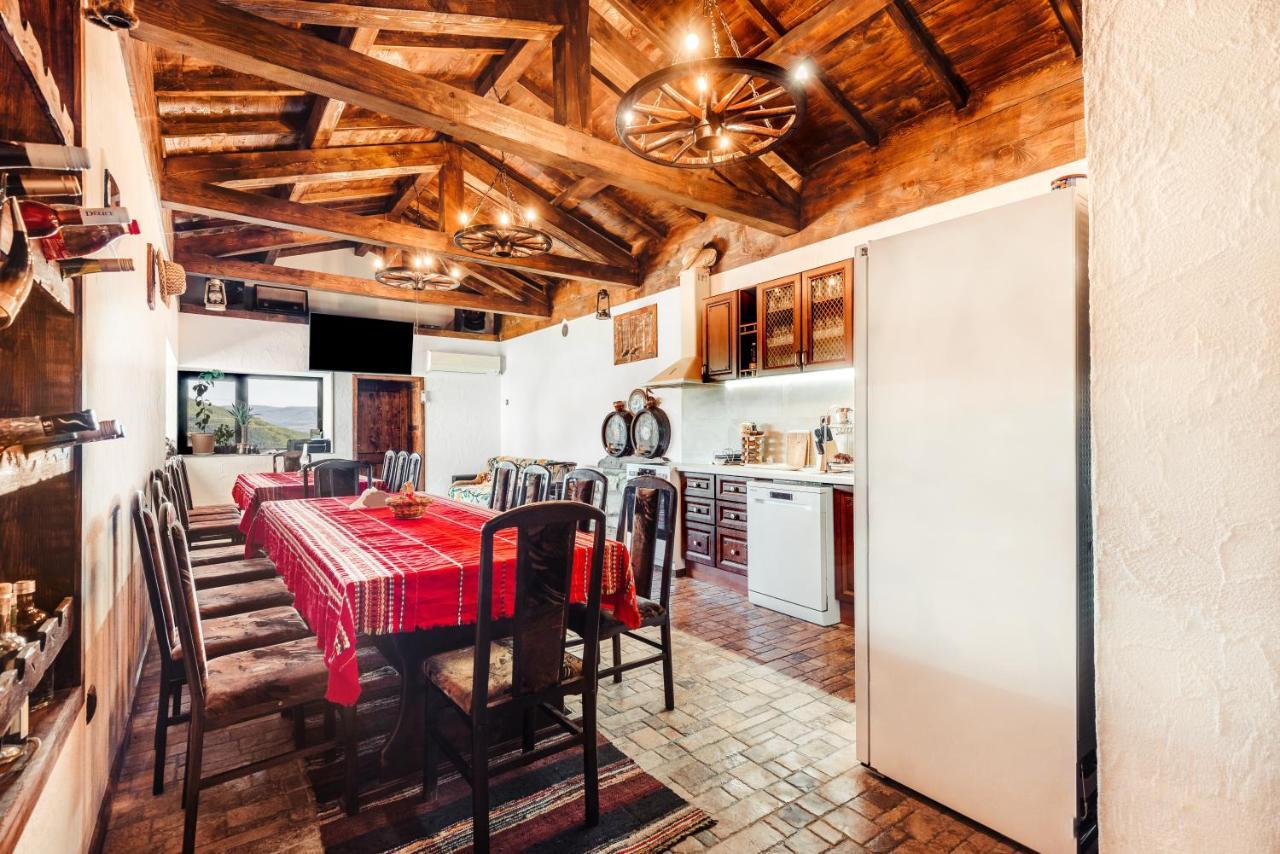 Guest House Hristova Kashta - Христова Къща Cherni Vrŭkh Exterior foto