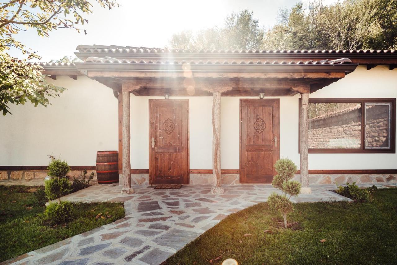 Guest House Hristova Kashta - Христова Къща Cherni Vrŭkh Exterior foto
