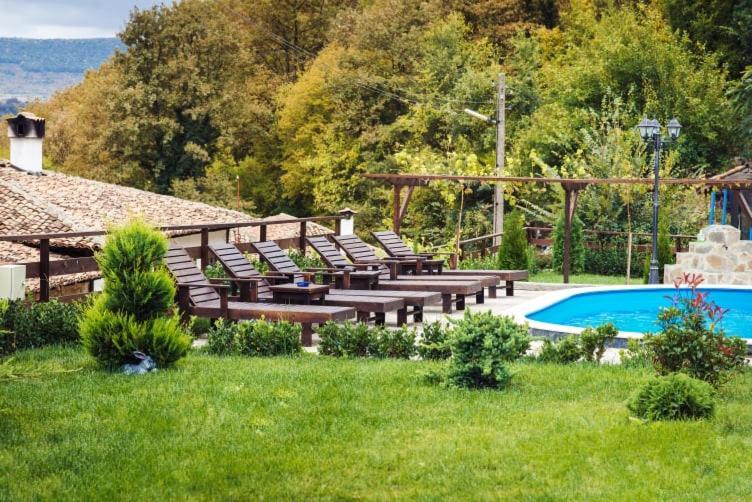 Guest House Hristova Kashta - Христова Къща Cherni Vrŭkh Exterior foto