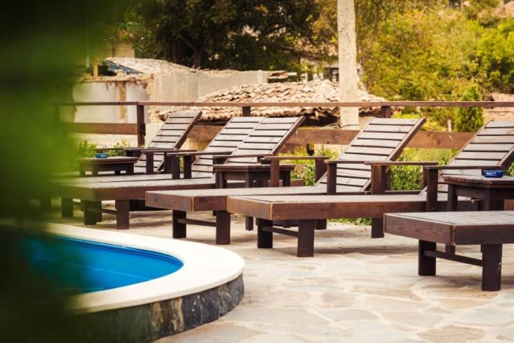 Guest House Hristova Kashta - Христова Къща Cherni Vrŭkh Exterior foto