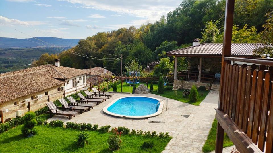 Guest House Hristova Kashta - Христова Къща Cherni Vrŭkh Exterior foto