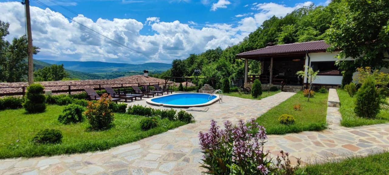 Guest House Hristova Kashta - Христова Къща Cherni Vrŭkh Exterior foto