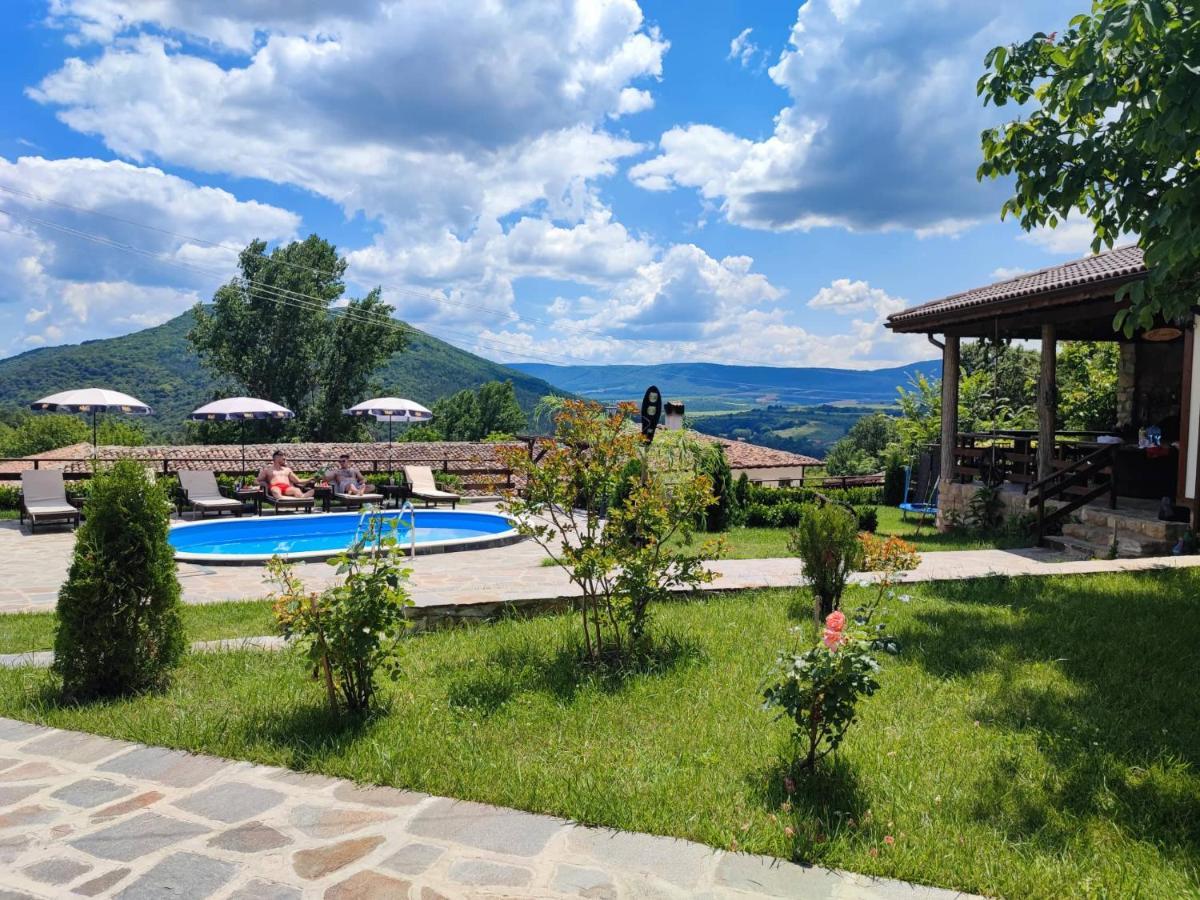 Guest House Hristova Kashta - Христова Къща Cherni Vrŭkh Exterior foto