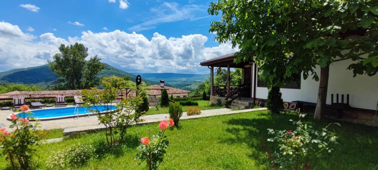 Guest House Hristova Kashta - Христова Къща Cherni Vrŭkh Exterior foto