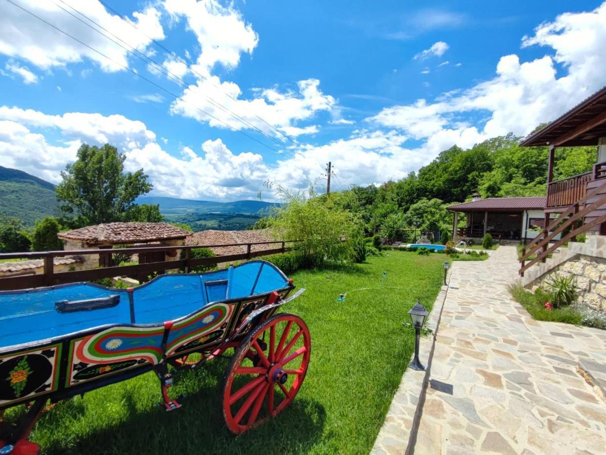 Guest House Hristova Kashta - Христова Къща Cherni Vrŭkh Exterior foto